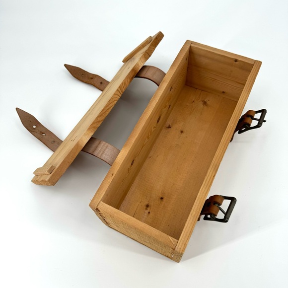 Vintage MaCallan 25 Anniversary Leather Belted Wooden Box - Picture 5 of 10